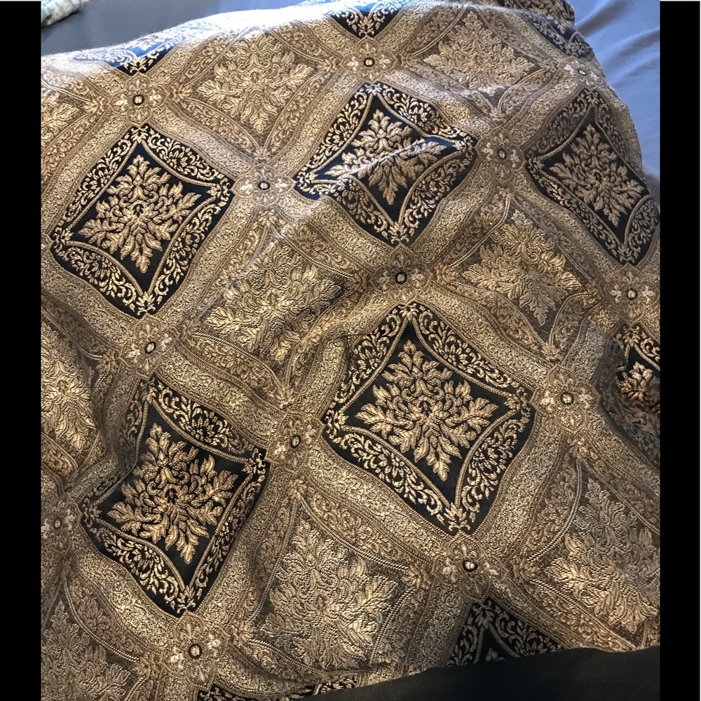 Queen size comforter